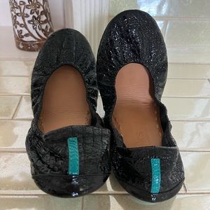 Black Tieks flats